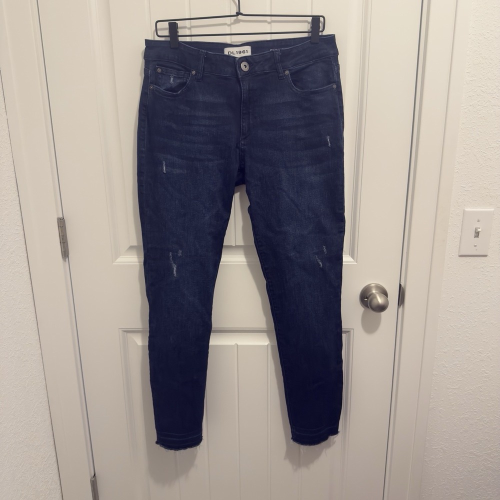 DL1961 Women's Dark Wash Jeans Emma Power Legging Distressed Size 32
